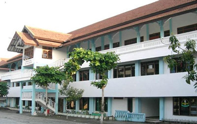 9. Pondok Pesantren Langitan Tuban